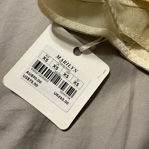 Honey Birdette Marilyn Ivory Thong - Picture 4 of 8